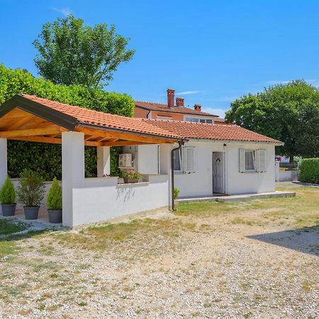 Awesome Home In Zminj With Wifi Exterior foto