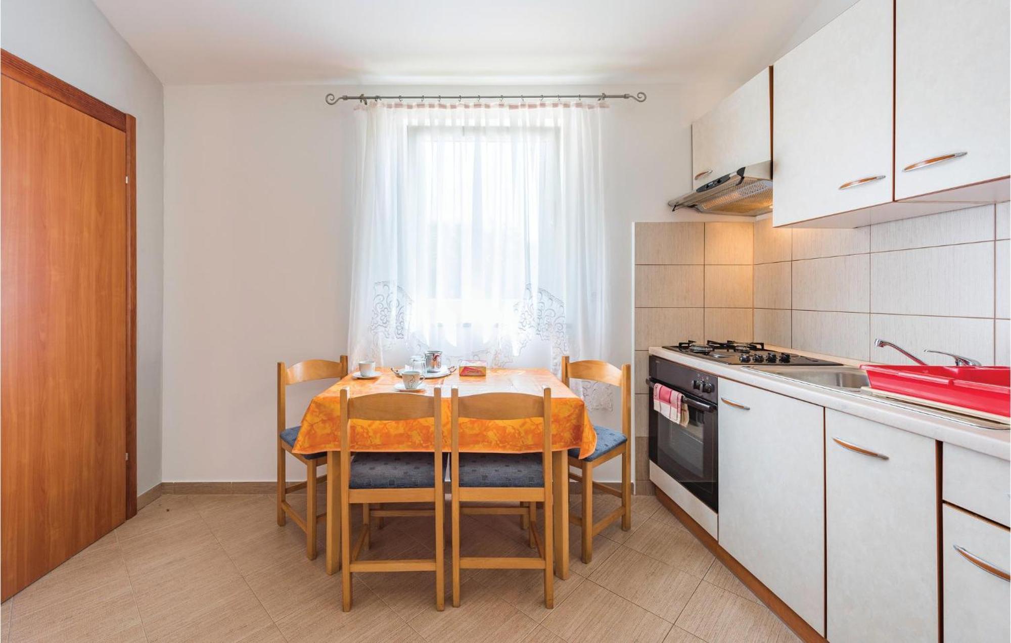 Awesome Home In Zminj With Wifi Exterior foto