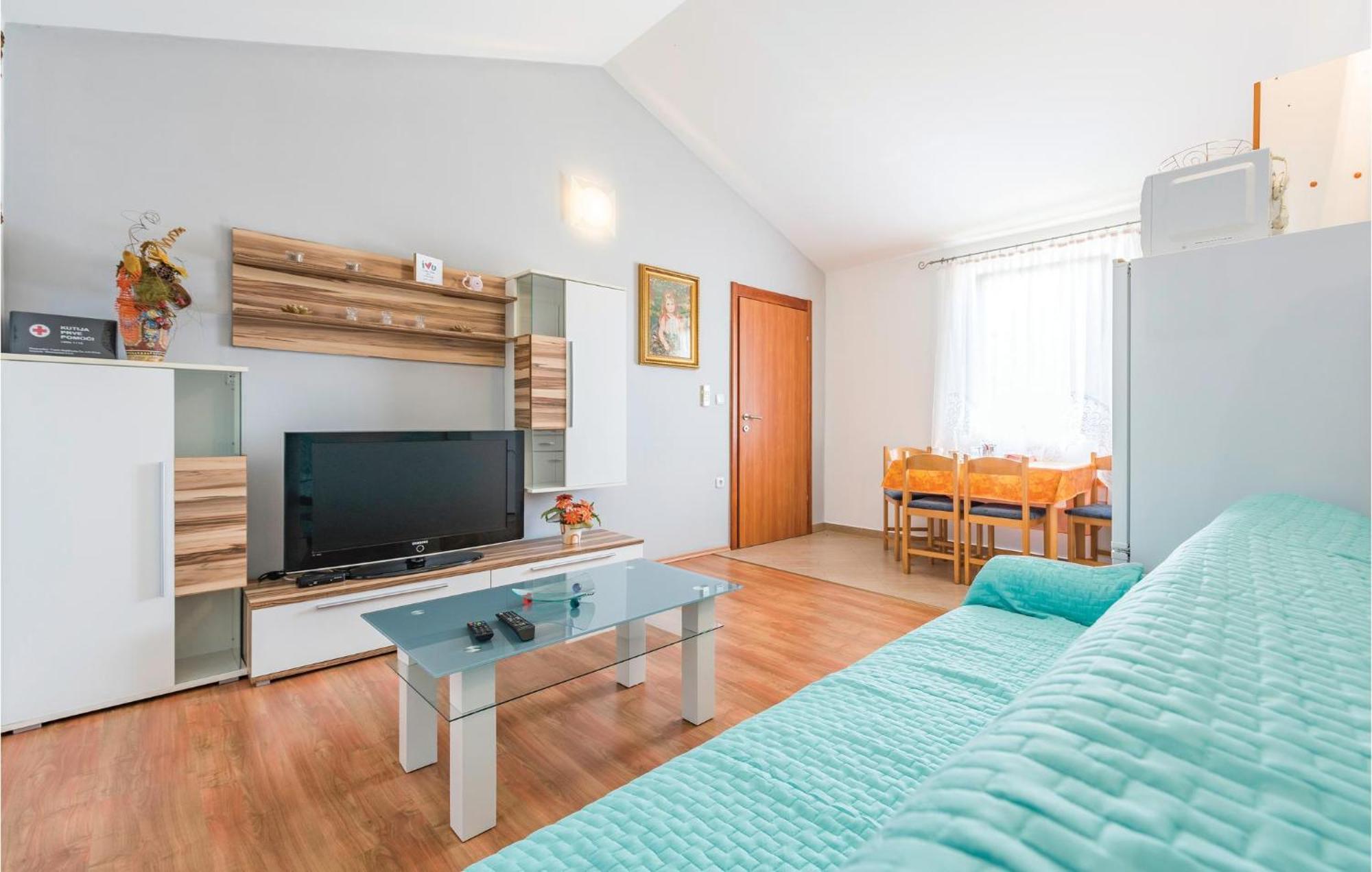Awesome Home In Zminj With Wifi Exterior foto