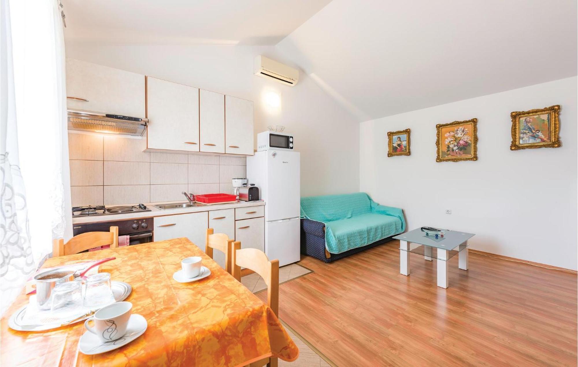 Awesome Home In Zminj With Wifi Exterior foto